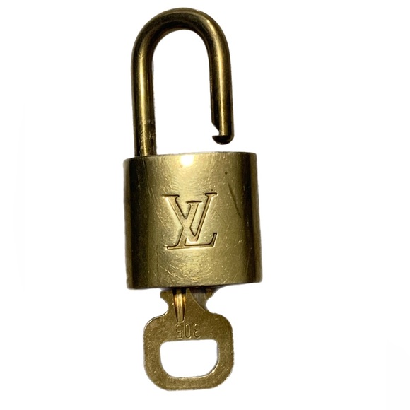 #305 LV Brass Lock and Key - Picture 3 of 4